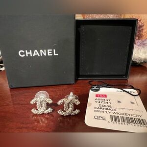 Rare Chanel Earrings with crystals and pearls